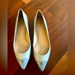 Tory Burch Fairfield Blue Gold Leather Pointed Cap Toe Pumps